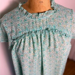 Jolie women’s green with gold flecks short sleeve women’s blouse with ruffle lg